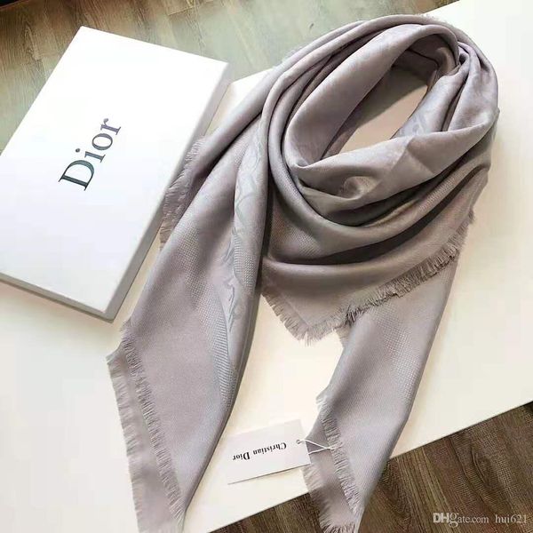 

the latest multi-color scarf, suitable for any men and women can match the skin color can also reduce the age of a casual scarf, this scarf, Blue;gray