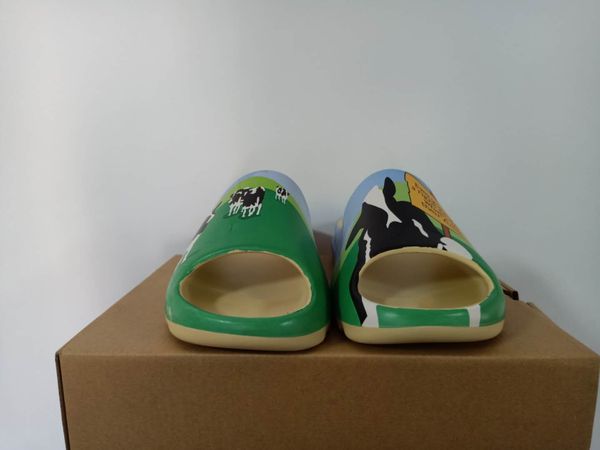 

cow slides men women green blue black yellow kanye west slippers