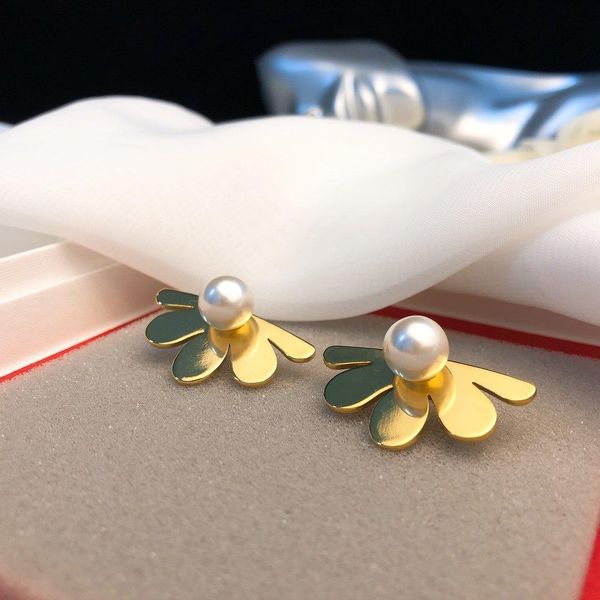 

flowers earrings personality handmade zircon pearl luxury jewelry 18k gold plated brass earrings stud earrings for women asymmetric earring