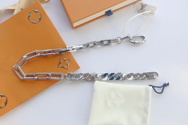 

новое пођпление мђжин иан ал ип оп гѬавиѬовка еѬелинй веок v, Silver