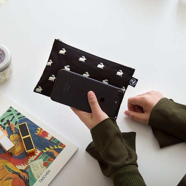 

2020 new ladies cosmetic bag simple portable canvas embroidery clutch bag women's casual cosmetic