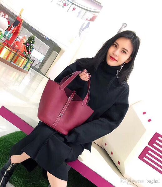 

fashion classics shoulder bagscross bodytoteshandbags brand fashion luxury designer bags famous women popular handbag cowhide 23z