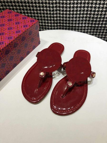 

Высокое качество дизайнер 10 цвет выдалбливают шлепанцы подходит для ношения резиновых сандалий, износостойкие тапочки в летний крытый обувь