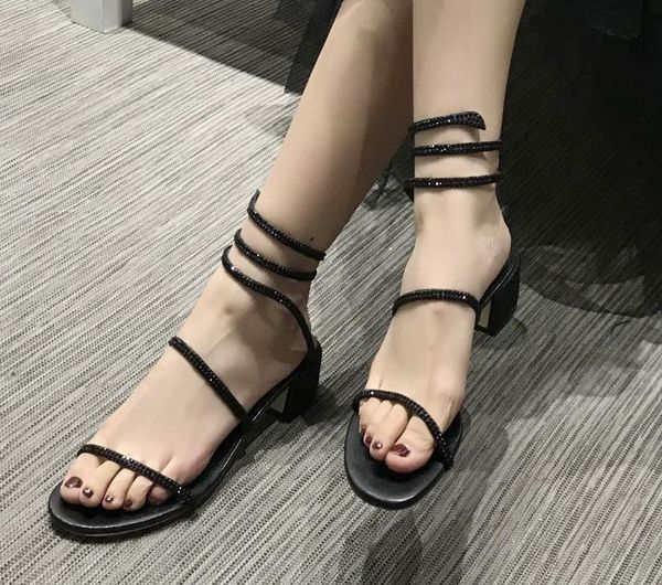 

wholesale women design sandal,dress shoes ,brand slippers, dress shoes etc, 3colors for chosen,fast delivery, Black