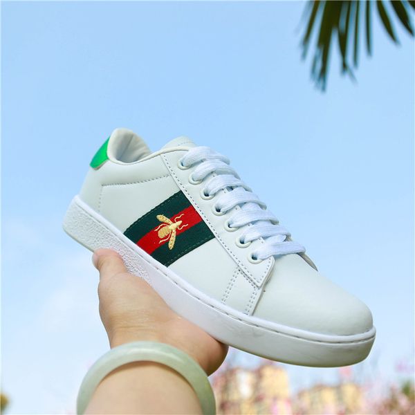 

2018 New spring Ms embroidery Small White Shoes For Men and Women Casual Walking Shoes Size 36-44