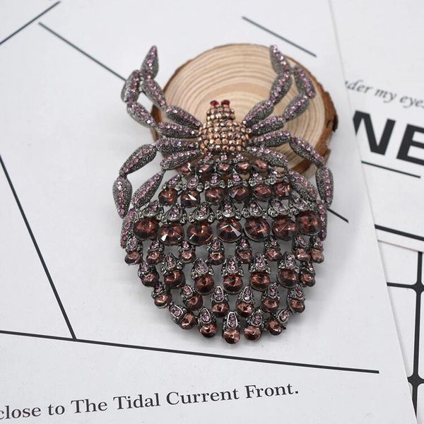 Moda-padrão Barroco Go Mostrar exagero Black Aranha Broche Night Shop Hollow out Crystal Spider Broche A911