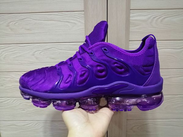 

2019 nik tn plu men women running hoe green purple un et triple wolf grey u a de igner hoe port neaker trainer