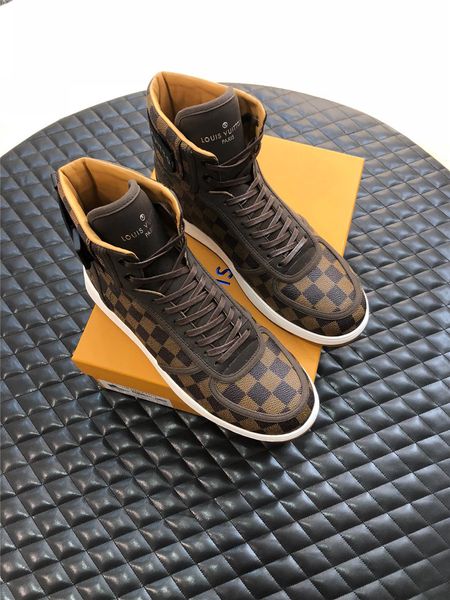 

Роскошные дизайнерские туфли Sneaker Mens High Top Ace Sneakers Мода Натуральная Кожа Кроссовки