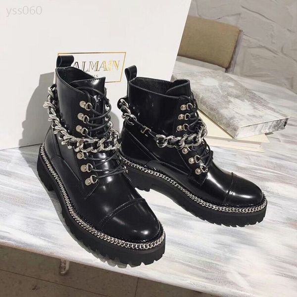 

2020 leather fleece lined motorcycle boots chain short boots black luxury british style martin boots women's thick heel