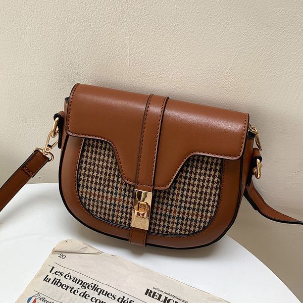 

new style shoulder bag plaid bag retro fashion saddle handbag