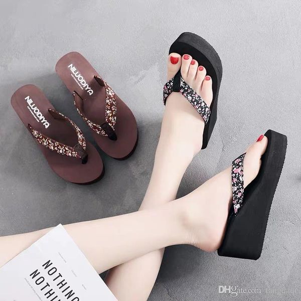 

2019 new women's toilet, thick thick, cool slipper, summer fashion, high heel, foot shoes, beach shoes, seaside, Black