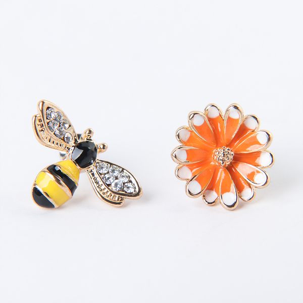 

korean personality earrings temperament asymmetric flower earrings enamel bee stud creative ear jewelry, Golden;silver