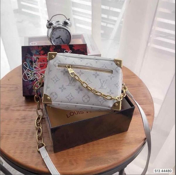 

высокое качество мода роскошь личность дамы панк стиль чемодан форма crossbody сумка дамы роскошные изысканные женские модели дикий кроссбод