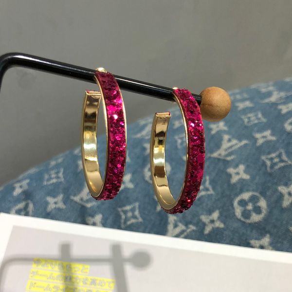 

exaggerated earrings, circular sequins, bouncer temperament, fashion, earrings, earthy and cool society, feminine, Golden;silver