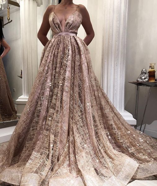 

Luxurious Gold Sequined Evening Dress Sleeveless Evening Gowns Spaghetti V Neck Prom Dress Abendkleider vestidos de fiesta Robe De Soirée
