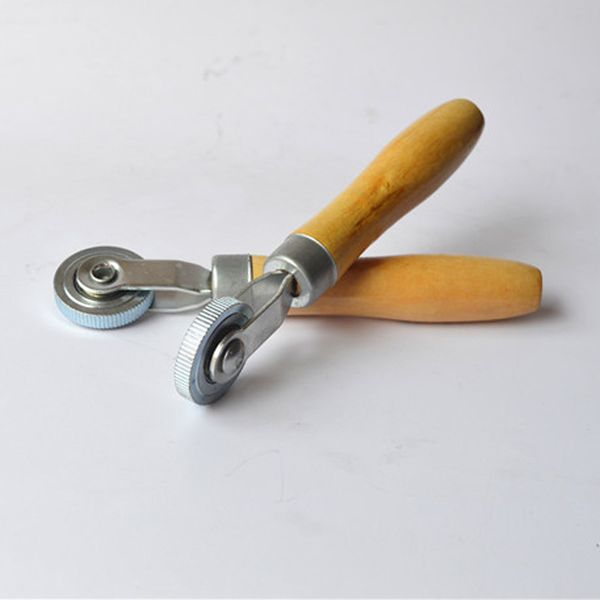 

18cm/7.09 inches car tire repair tool to roll down inner tube tyre repair patches to remove trapped air car accessories
