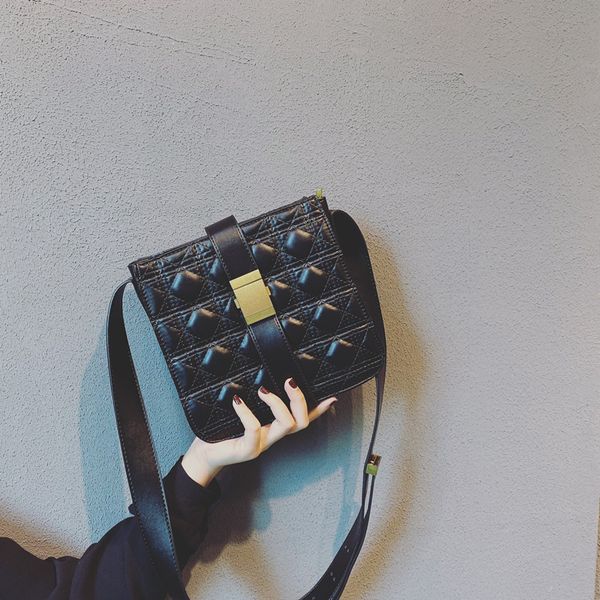 

женская сумка плеча весны и летом lingge сумка новая корейская версия диагонали