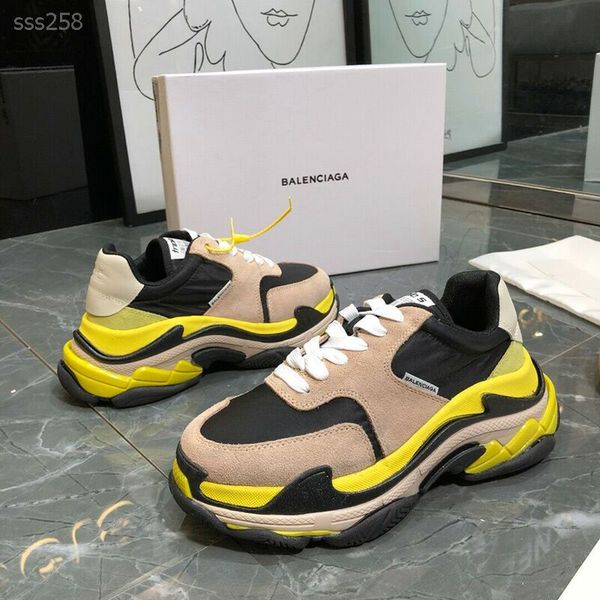 

2020 new fashionable paris simple authentic sneaker casual shoes for men's women beige black sports personality shoe size 35-45