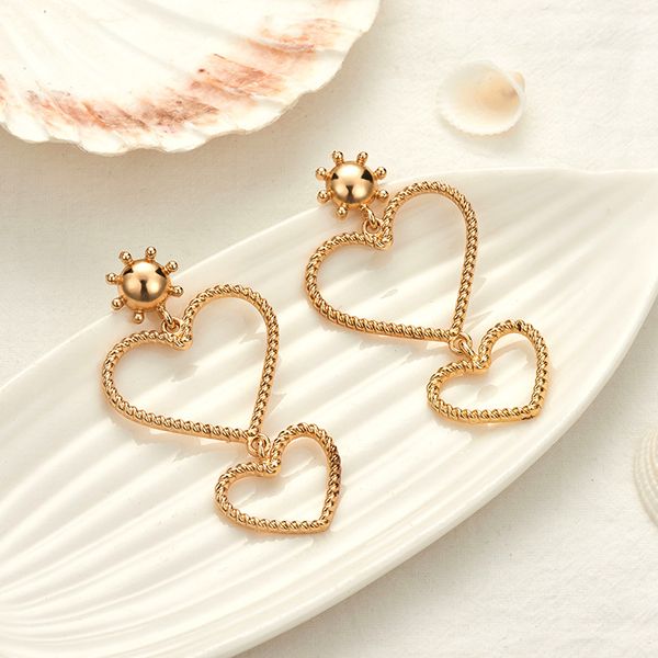 

new european and american earrings fashion exaggerated love earrings girl street fashion bride wedding earrings, White