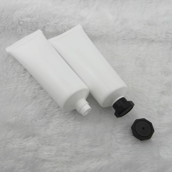 80 ml 50 adet parlak beyaz plastik tüp / siyah spiral sekizgen kap / emülsiyon krem ​​tüp / PE kozmetik boş şişeler