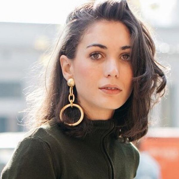 

Simple Metal Round Circle Hoop Earrings Golden Color Big Hollow Loop Earrings For Women Attractive Earrings E0443