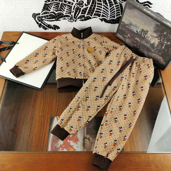 

kid boy girl одежда оптом бренд дизайнер мальчик весенний спортивный комплект осенний теплый наряд милый микки дизайн молодежный мальчик спо, White