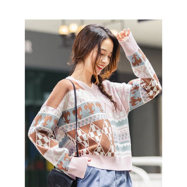 

inman 2019 winter new arrival literary personality v-neck drop-shoulder sleeve split color jacquard knitted women pullover, White;black
