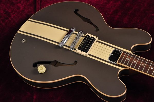 

custom shop es 333 tom delonge signature semi hollow body brown cream stripe jazz electric guitar double f holes, dot inlay, grover tuners