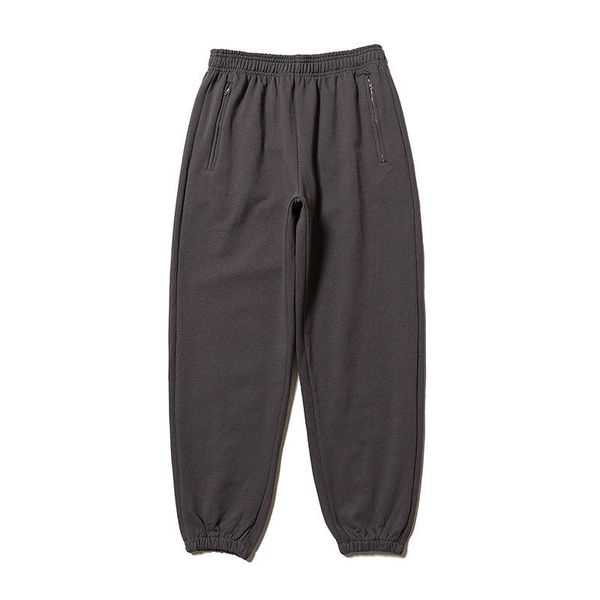 

simple monochrome sweatpants in a simple design, with a pair of loose-fitting pants, Black;white