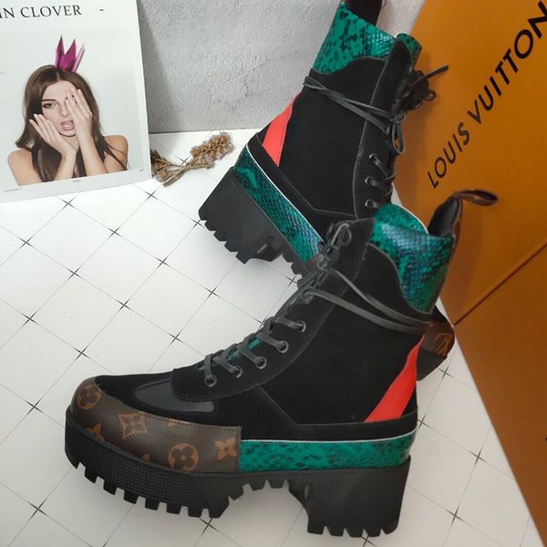 

2019 leisure european women's boots thick high-heeled front lace-up short tube printing color-matching martin boots factory direct sale, Black