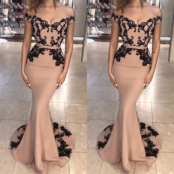 Dreaming Black Embroidery Light Pink Prom Party Dresses Mermaid Off The Shoulder Maniche Nastro Eleganti abiti da sera formali Damigelle d'onore