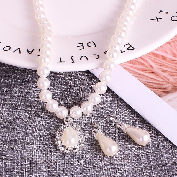

women luxurious imitation pearl rhinestone necklace set casual silver 1 pairearring water drop earrings gift