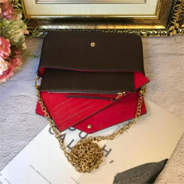 

delivery of 2019 leather new euro american retro envelope chain bag
