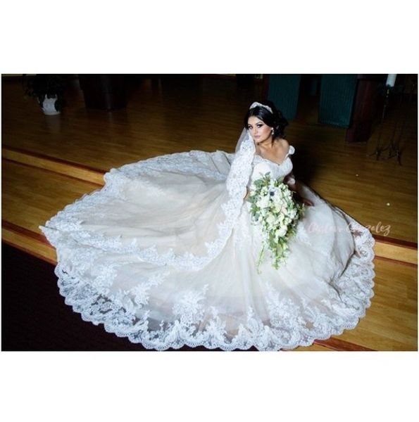 

white lace applique ball gown short sleeves princess plus size reception wedding dresses bridal gown saudi arabia 2019 vestidos de novia