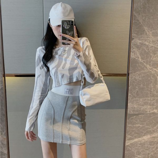 

установить 2020 начале осени новый зебра шаблон вокруг шеи navel с длинным рукавом высокой талией для похудения бедра юбка женский, White