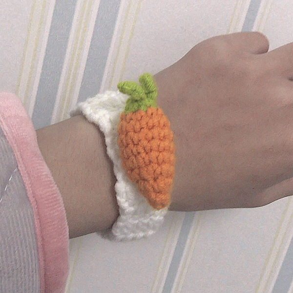 

net red finished bear bracelet knitting wool handmade diy bunny ears radish bracelet couple creative gift, Golden;silver