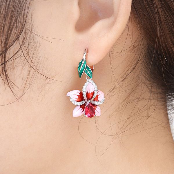 

new creative lover flower earrings classic lady stud earrings fashion jewelry for female gift aretes de mujer modernos 2020, Golden;silver