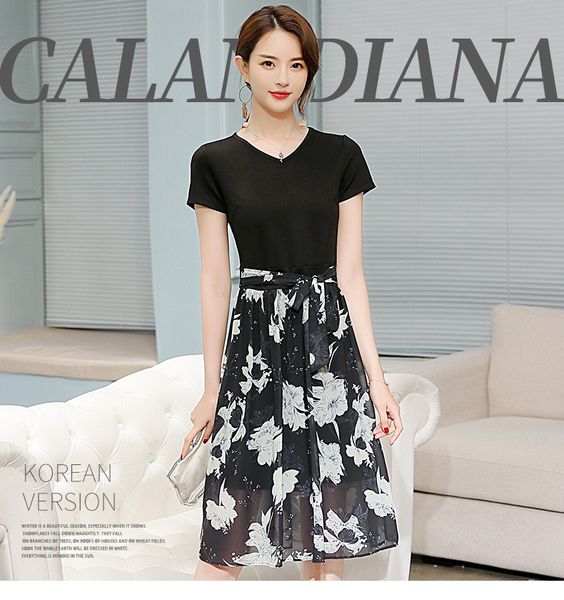 

space grey long sleeve splicing thin joker dress lace collar, Black;gray