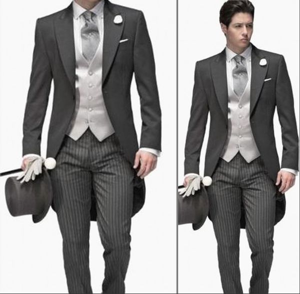 Koyu Gri Damat Smokin 2019 Tepe Yaka Custom Made erkek Takım Elbise Sabah Tarzı Sağdıç Düğün Takım Elbise Balo Suits (ceket + Pantolon + Kravat + Yelek)