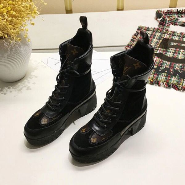 

2020 fashion luxury personality women boots lace-up ankle boots with leather and heavy-duty soles leisure lady martin boots, Black