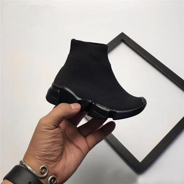 

Balenciaga Kids Speed ​​Runner Обувь для носков для мальчиков. Обувь для носков.