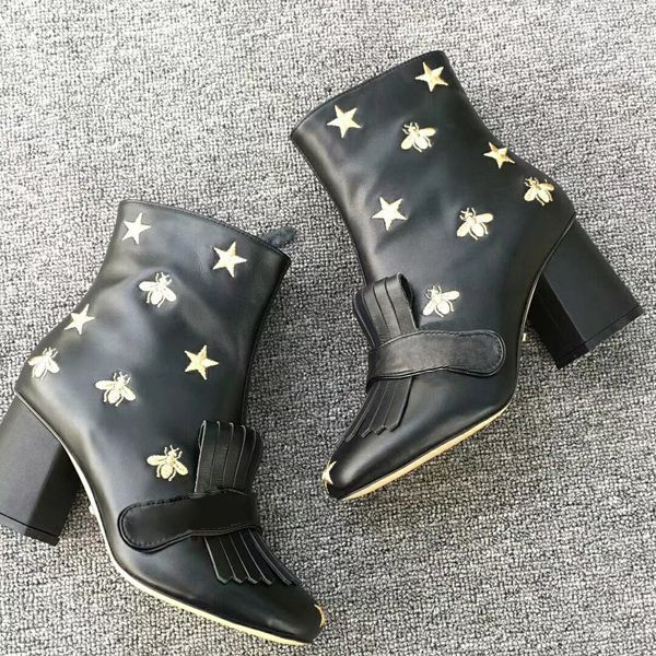 2020 neue weibliche flache Retro-Martin-Stiefel im britischen Stil Leder-Damenstiefel kurze Stiefel Herbst- und Winter-Schnürschuhe