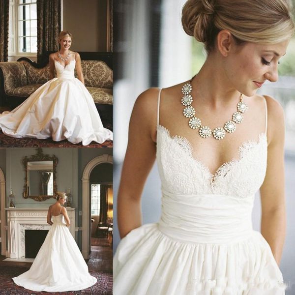 

2019 Bohemian Spaghetti Straps A-Line Wedding Gown Beach Lace Sleeveless Illusion Backless Sweetheart Wedding Dresses Custom Made Cheap