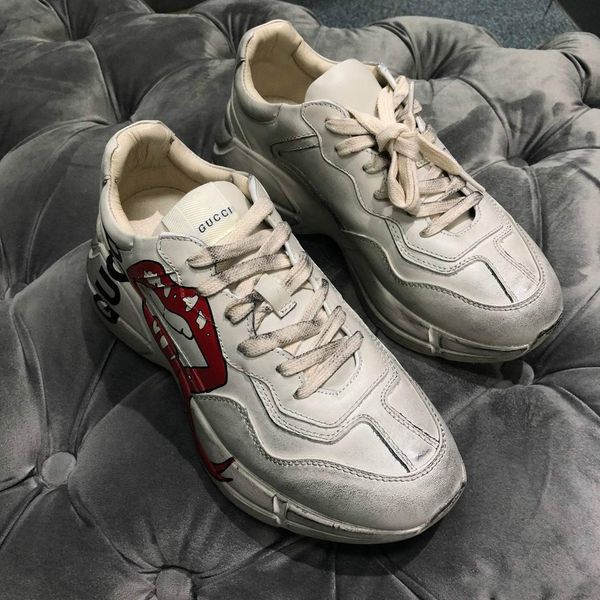 

Newest Rhyton Sneaker With Red Mouth Print Women Luxury Brand Vintage Trainer Men Designer Mountain Climbing Shoes Oversize Sneakers 35-44