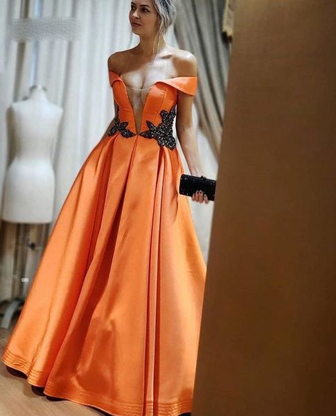 

satin evening dresses with black beaded appliques formal gowns off shoulder long party dress abendkleider 2020, Black;red