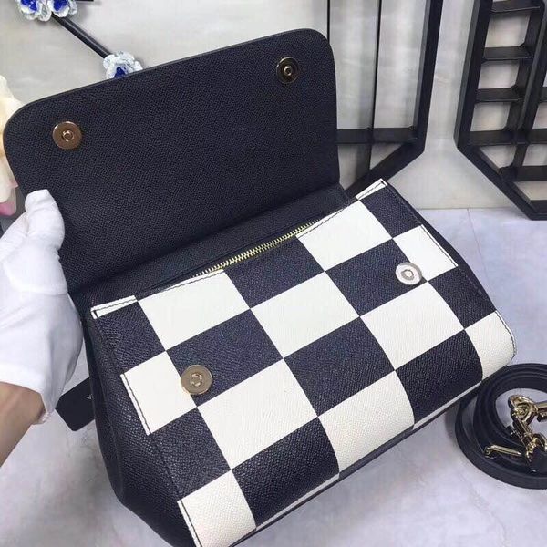 

designer-2019 european and american flower printing single shoulder crossing women's handbag printing series