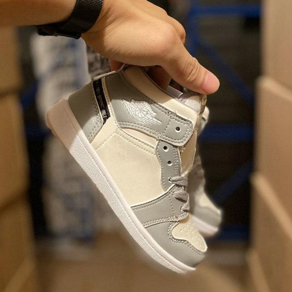 

kids baby fearless 1 incredible hulk mid milan chicago black white children basketball shoes jumpman 1s youth boys girls sports sneakers, White;red
