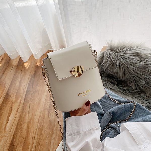 

2020 new autumn small bag female fashion foreign chain bucket bag wild french niche crossbody