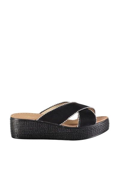 

Bambi Black Female Slippers F0343012372