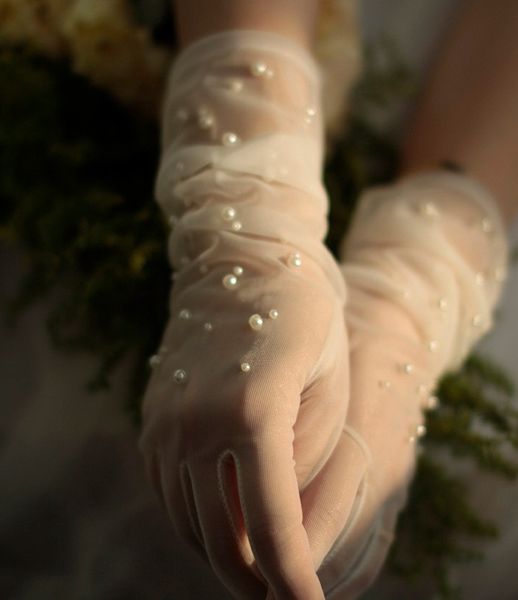 Noiva casamento pérola luvas design longo rendas gaze transparente luvas femininas curto nupcial malha luvas de casamento acessórios 240h